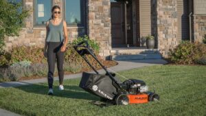 Choosing the Perfect Walk-Behind Lawnmower: A Buyer’s Manual