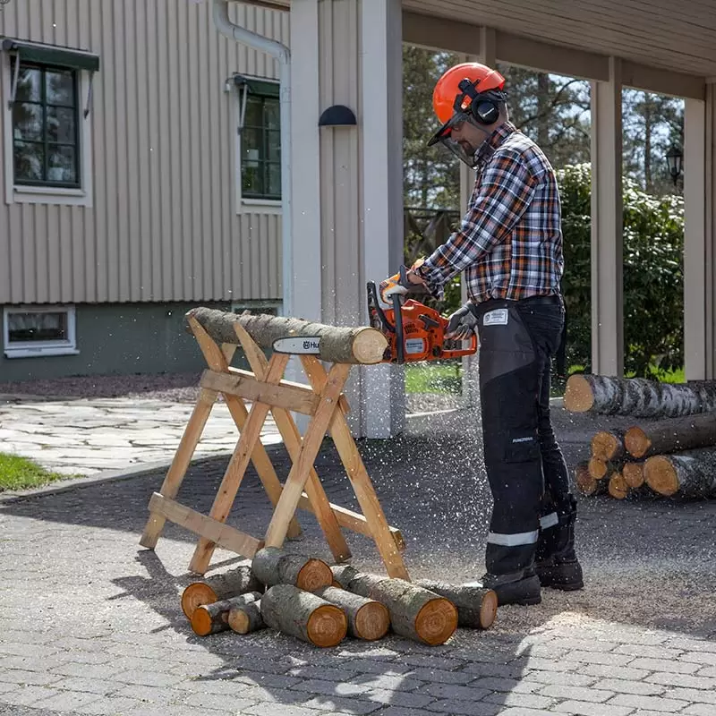 Chainsaw Dealers and Repair Center 